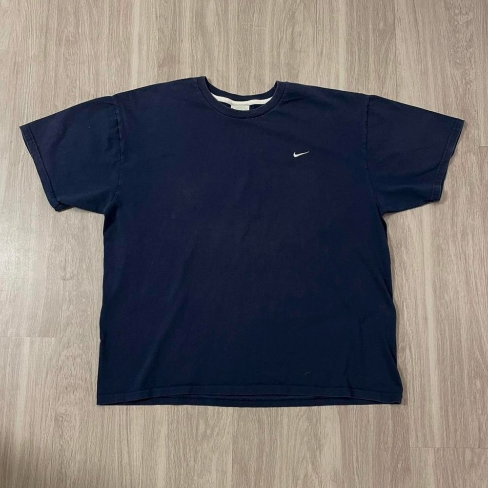 Vintage Early 2000s Nike Embroidered Mini Swoosh Navy Blue Tee Size L